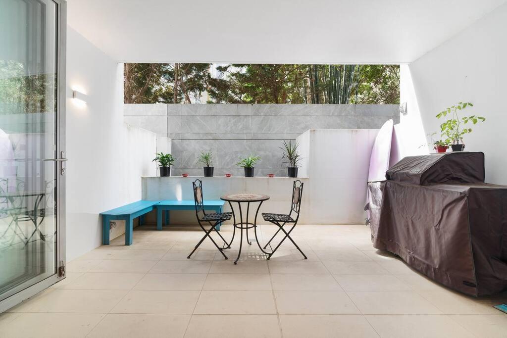 Moments To Bondi - Sleek And Modern *